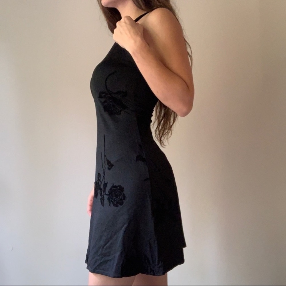 Vintage Bebe moda black velvet rose mini dress